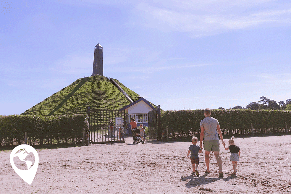 pyramide-van-austerlitz-met-kinderen