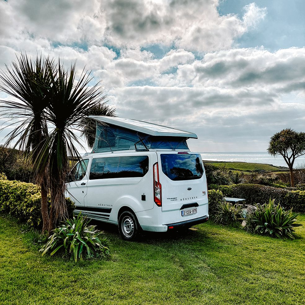 Henry's Campsite met zicht op zee