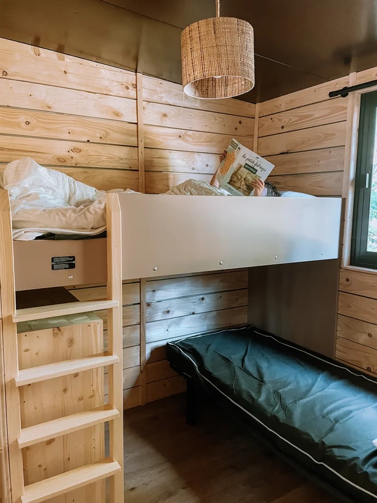 Slaapkamer met stapelbed Portland Huttopia