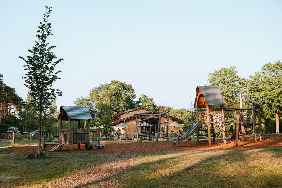 Speeltuin en ontmoetingsplek van Huttopia De Meinweg