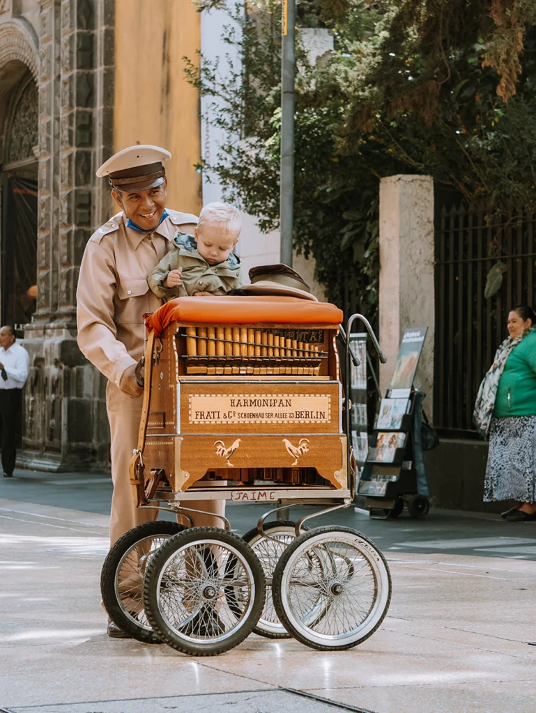 muzikant in het historisch centrum van Mexico City