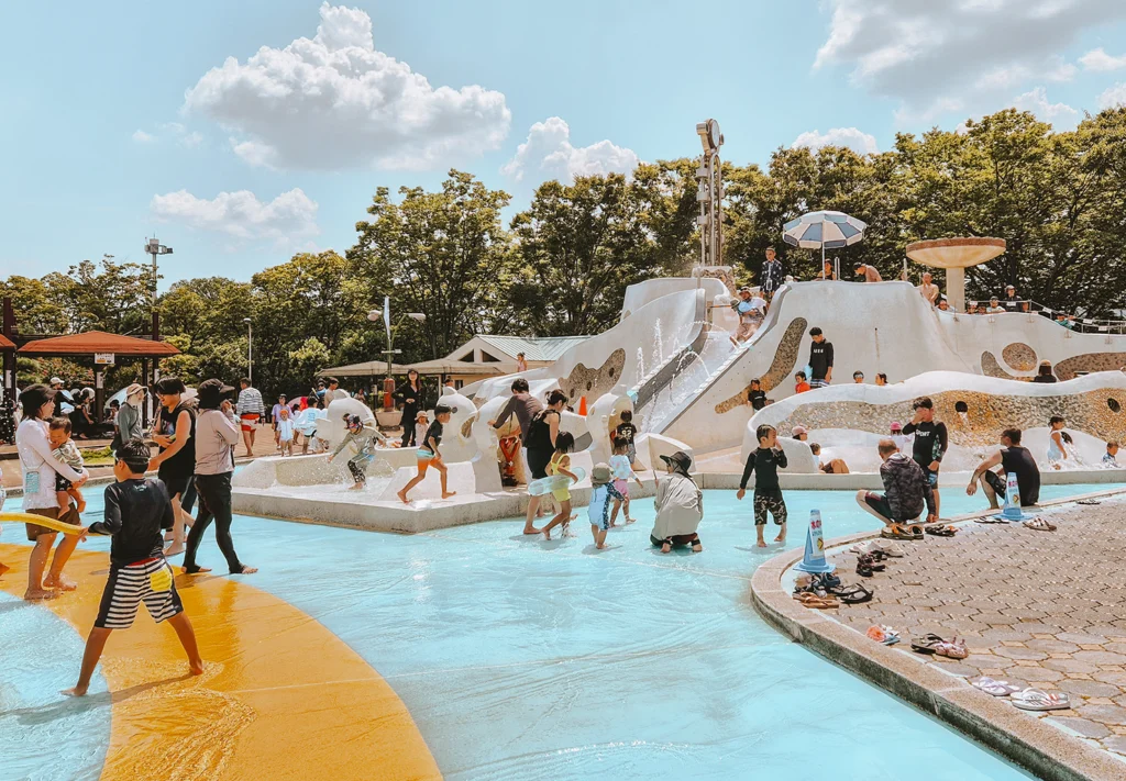 Afkoelen in Nishina Park Waterland