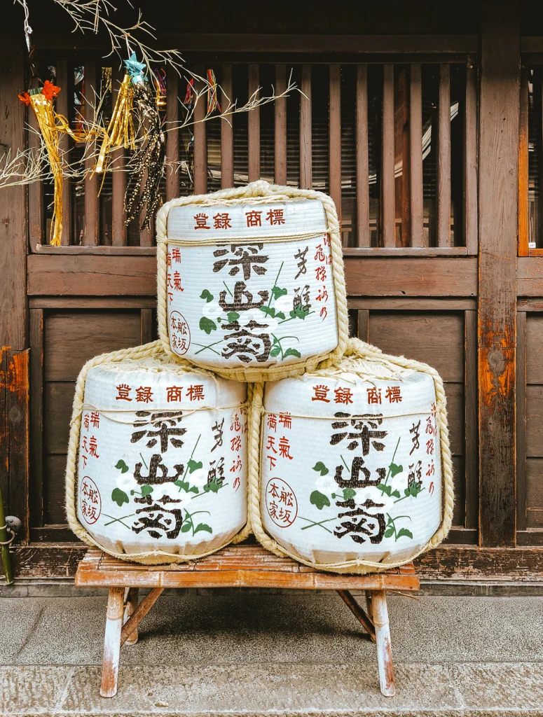 Vaten met saké in Takayama
