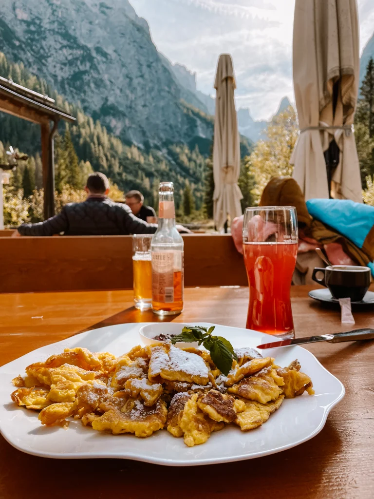 Kaiserschmarren op het terras van Rifugio Fondovalle