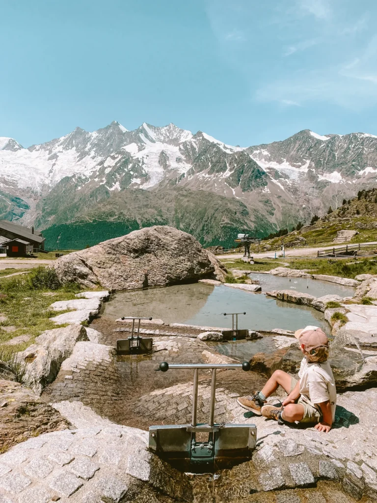 De waterspeeltuin van Kreuzboden is een aanrader voor wie Saas-Fee bezoekt met kinderen